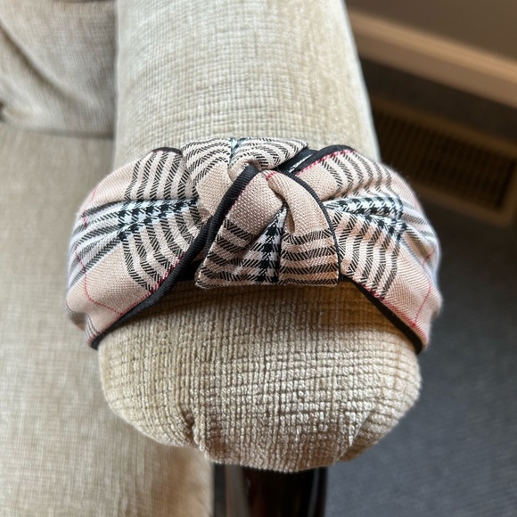 Plaid White, Black, Tan & Red Headband - Picture 4 of 8